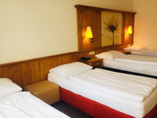 room for 4 persons.jpg