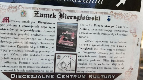 zamekbierzglowski02.jpg